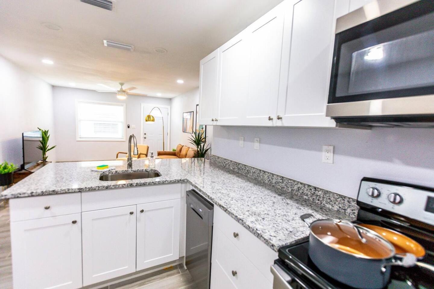Trendy Home By Jet Skis, Parks & Art Hotspots Sarasota Bagian luar foto