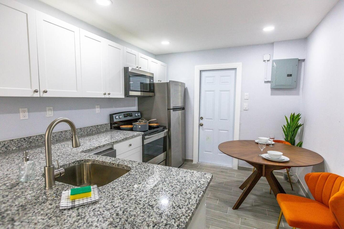 Trendy Home By Jet Skis, Parks & Art Hotspots Sarasota Bagian luar foto